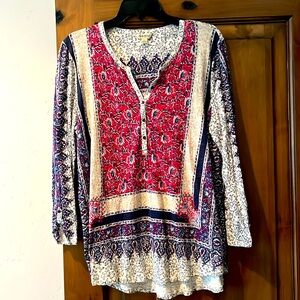 Lucky size, large top, red, burgundy, purple, navy, tan, and white pattern